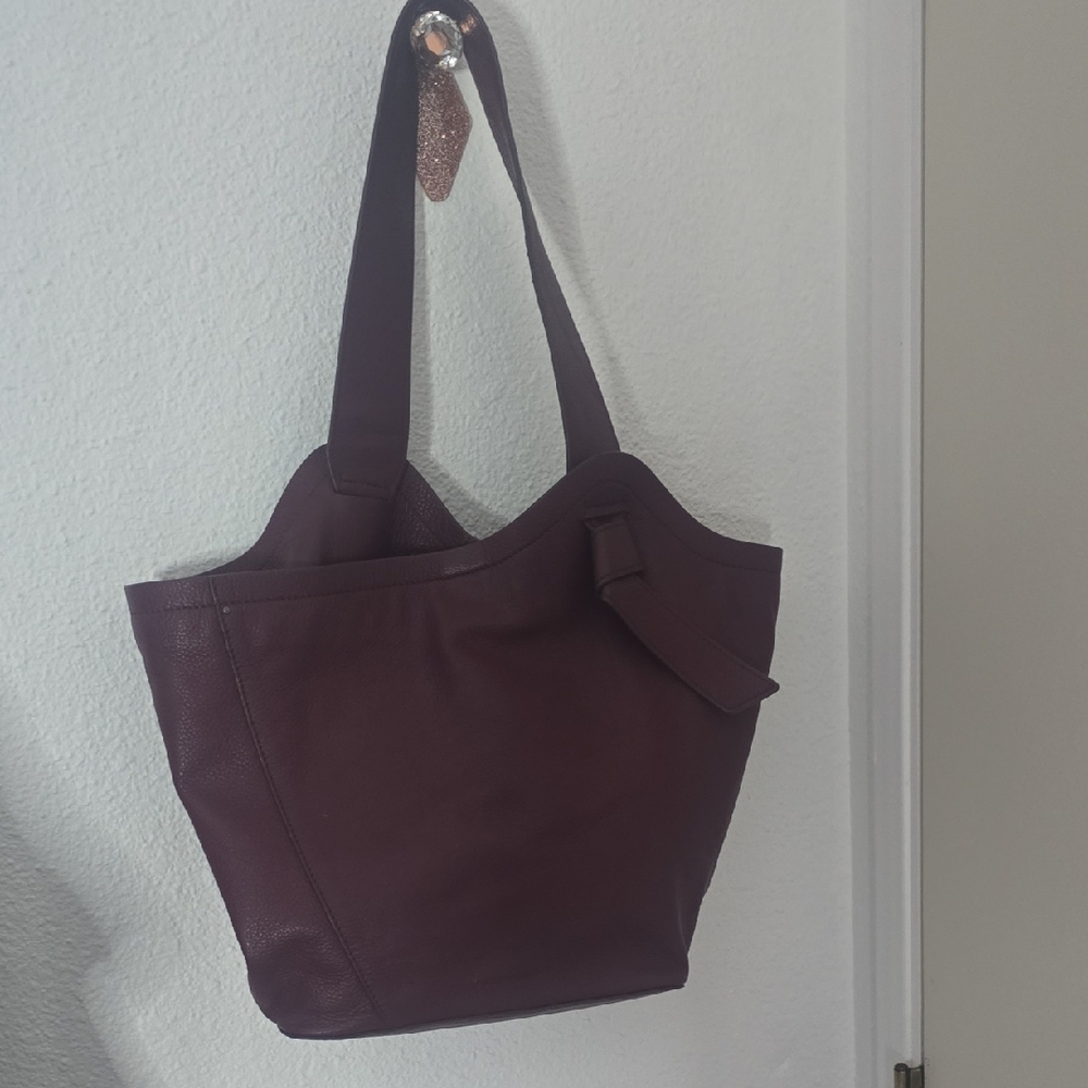 Lucky Brand Pebbled Leather Knotted Handle Oxblood Large Tote (EUC)✨️❤️✨️